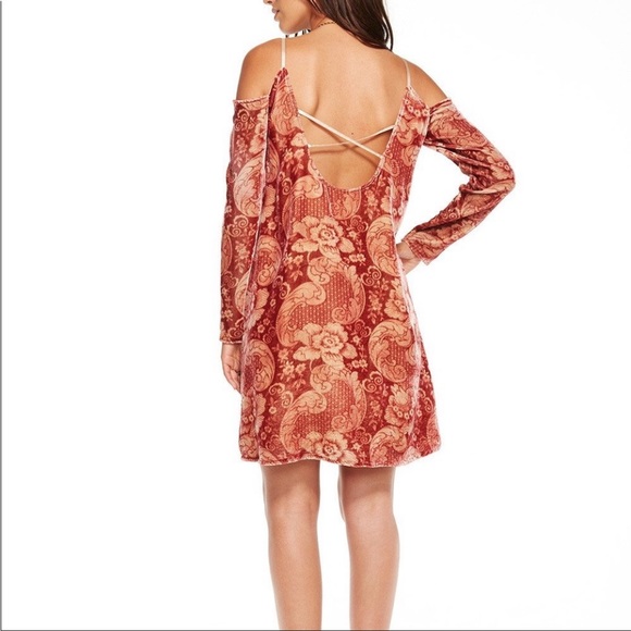 Chaser Vintage Tapestry Velvet Cold Shoulder Hi-Lo Cross Strappy Back Dress SzM - Picture 5 of 14